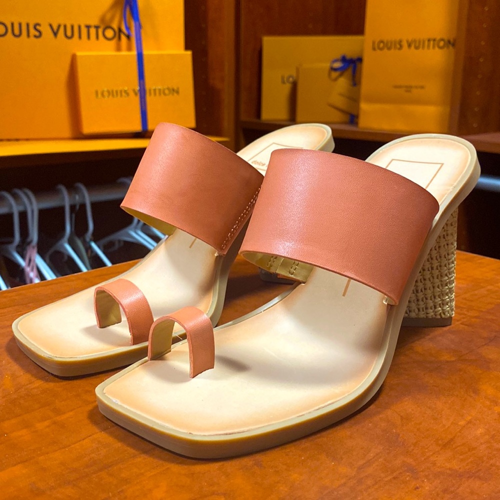 Dolce Vita FinLee in Coral Stella size 7.5